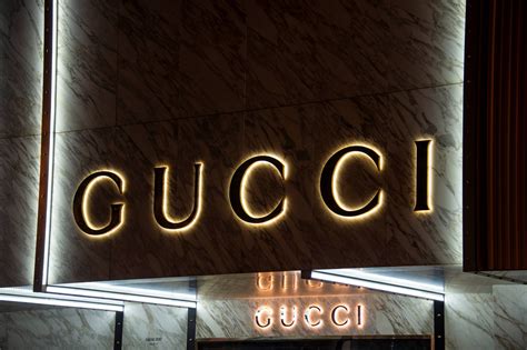 GUCCIで1万円のプレゼントを選ぶ。メンズに贈るア .